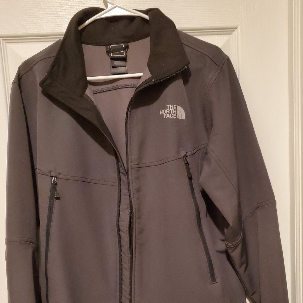 MENS GREY North Face LONG SLEEVE ZIPPERED MEDIUM JACKET WITH POCKETS